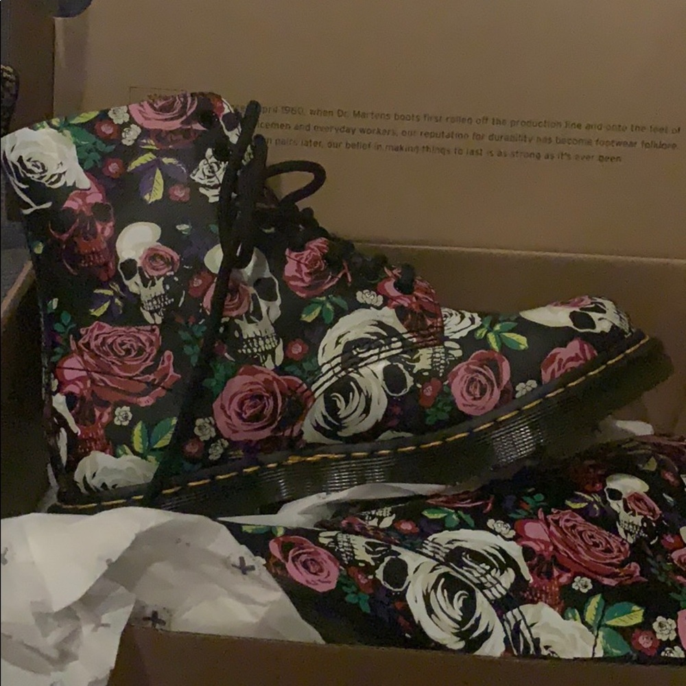 Doc Marten Pascal Rose Sugar Skull print